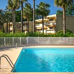 Lejlighedshotel Les 15 Pins & La -parc Arbore, Piscines, A 5min, Climatisation