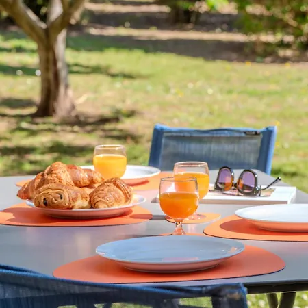 Apartament Les 15 Pins & La -le Calme D'un Parc, Piscine, La A Proximite