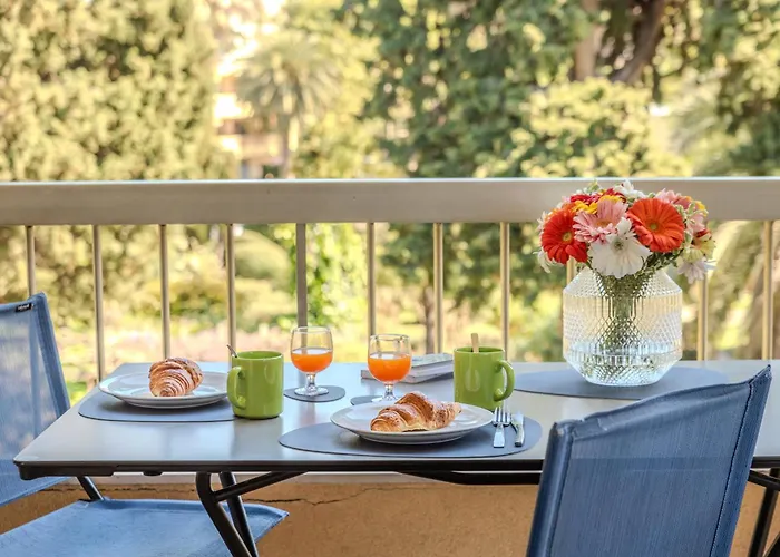 Apartman Les 15 Pins & La -le Calme D'un Parc, Piscine, La A Proximite Antibes