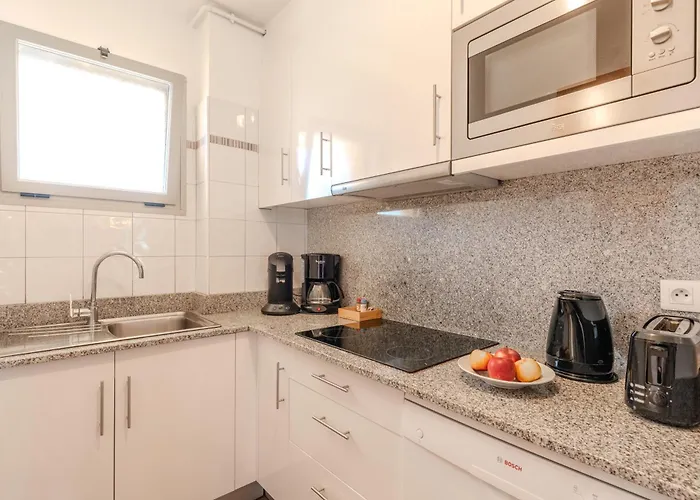 Les 15 Pins & La -le Calme D'un Parc, Piscine, La A Proximite *