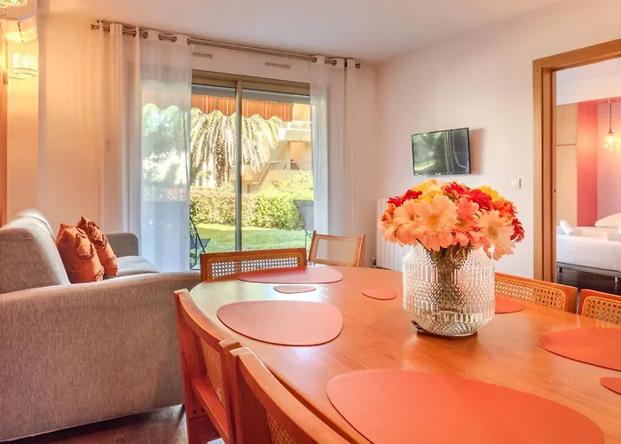 Les 15 Pins & La -le Calme D'un Parc, Piscine, La A Proximite Antibes