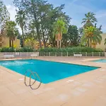 Apartmanhotel Les 15 Pins & La Mer -Parc Arbore, Piscines, Mer A 5Min, Climatisation Antibes