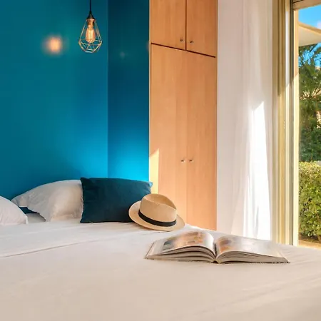 Apartmanhotel Les 15 Pins & La - Piscines, A 5min, Climatisation