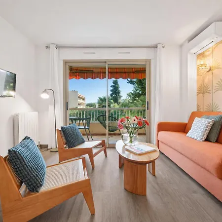 Apartmanhotel Les 15 Pins & La - Piscines, A 5min, Climatisation