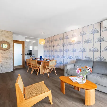 Apartmanhotel Les 15 Pins & La - Piscines, A 5min, Climatisation Antibes