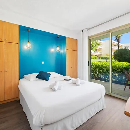 Apartmanhotel Les 15 Pins & La - Piscines, A 5min, Climatisation