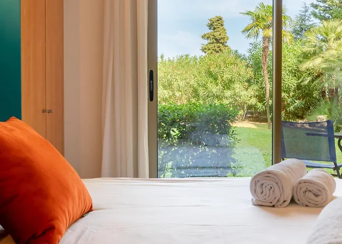 Les 15 Pins & La -le Calme D'un Parc, Piscine, La A Proximite