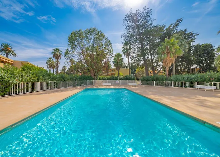 Les 15 Pins & La -le Calme D'un Parc, Piscine, La A Proximite Appartement