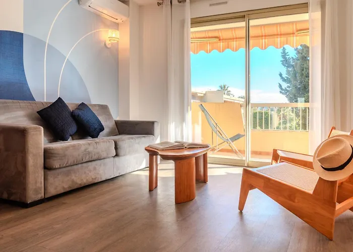 Les 15 Pins & La -le Calme D'un Parc, Piscine, La A Proximite Antibes