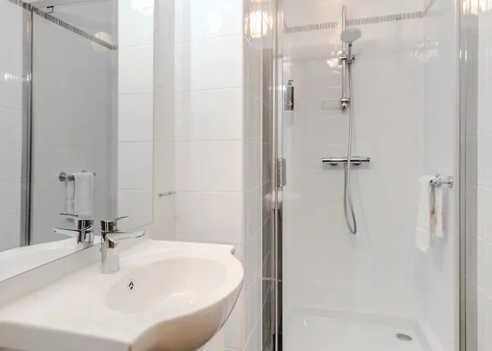 Les 15 Pins & La -le Calme D'un Parc, Piscine, La A Proximite